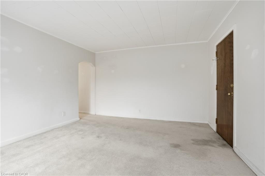 9-4 Robinson Street Property Photo 6