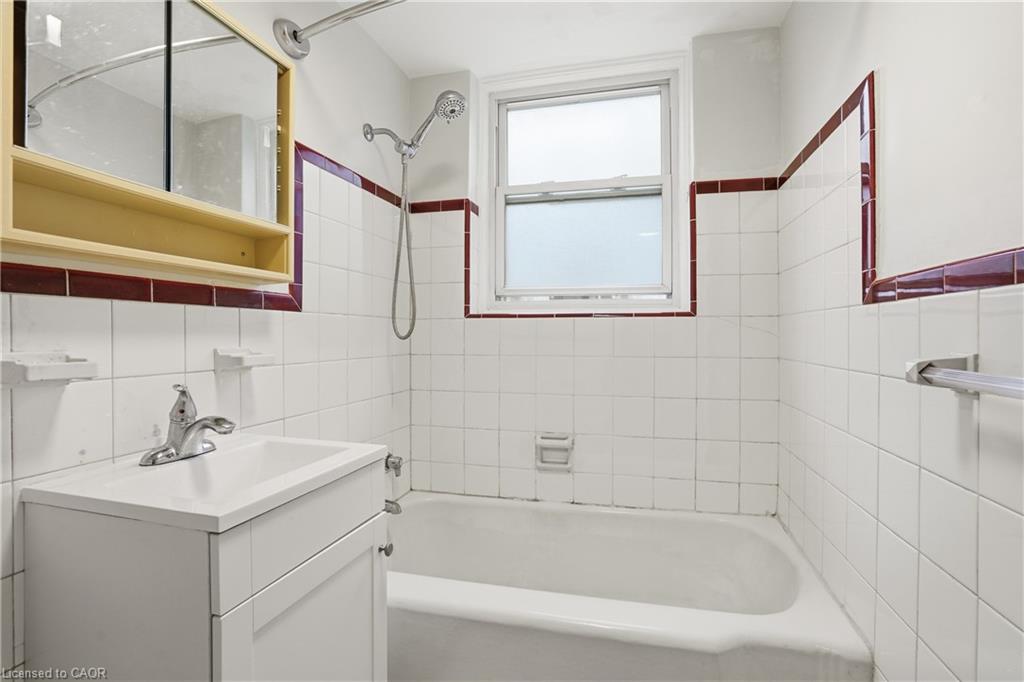 9-4 Robinson Street Property Photo 9