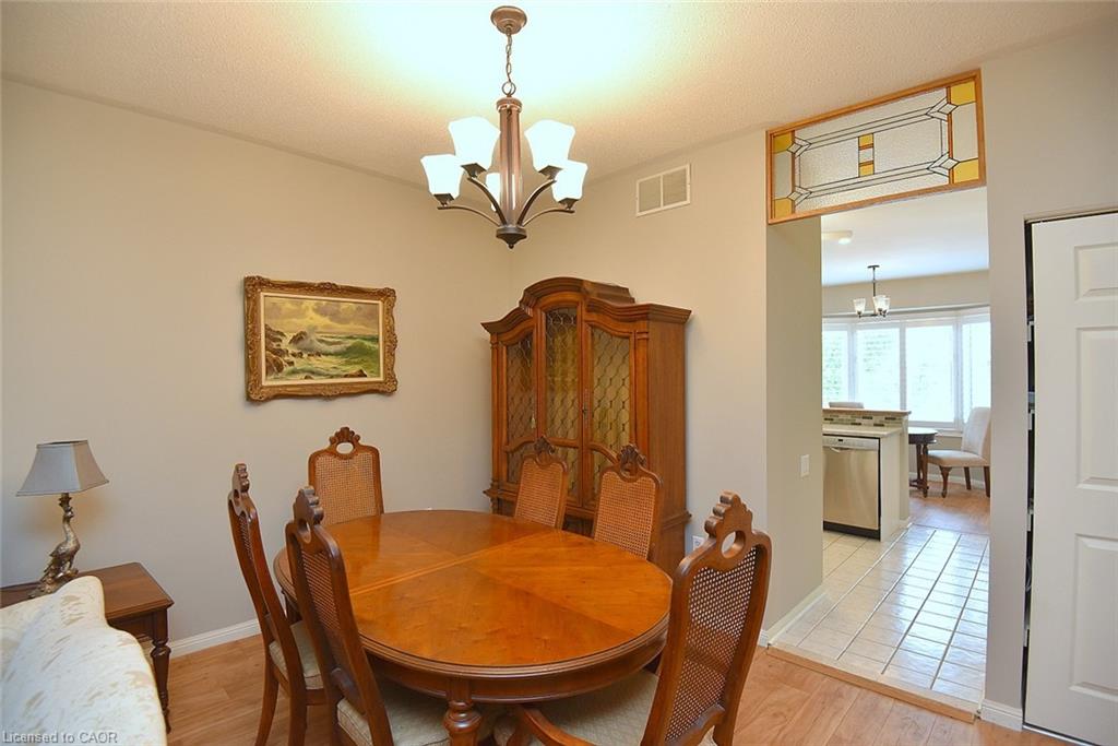 157 Silverbirch Boulevard Property Photo 5