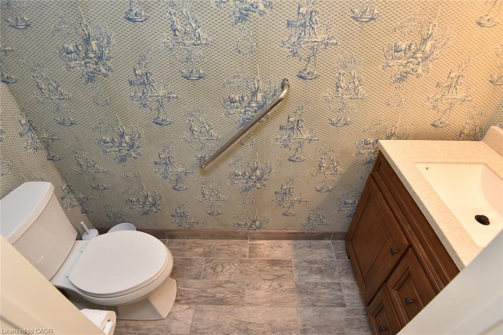 157 Silverbirch Boulevard Property Photo 11