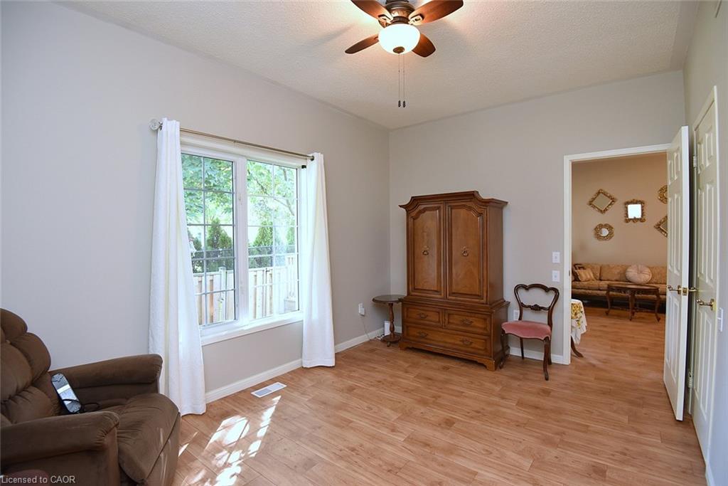 157 Silverbirch Boulevard Property Photo 12