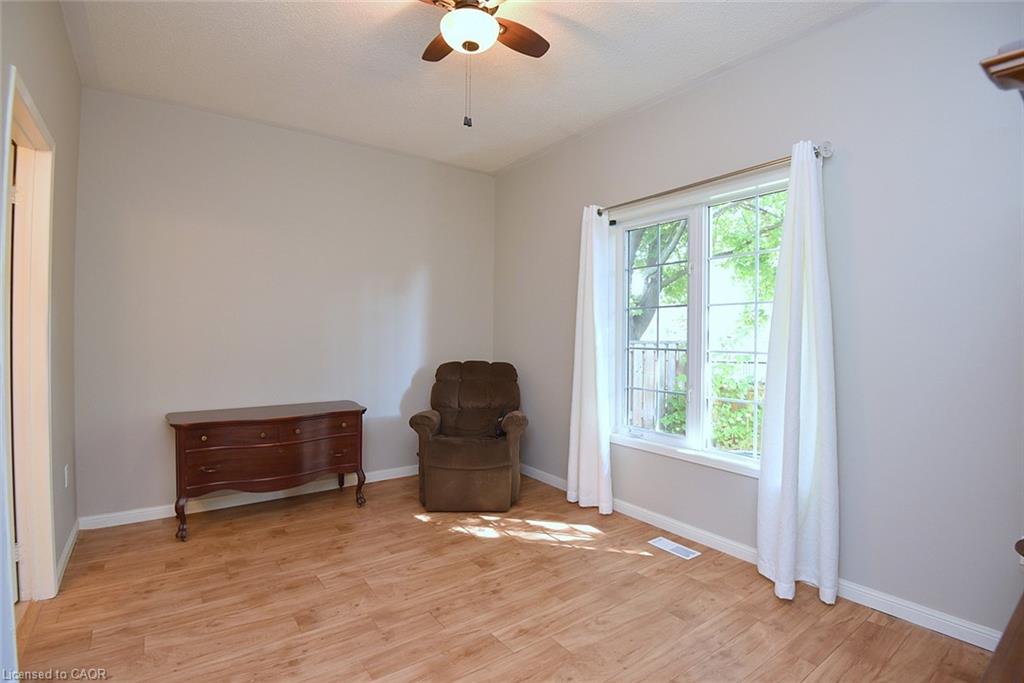 157 Silverbirch Boulevard Property Photo 13