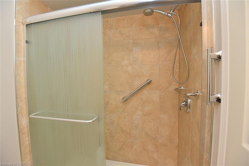 157 Silverbirch Boulevard Property Photo 14