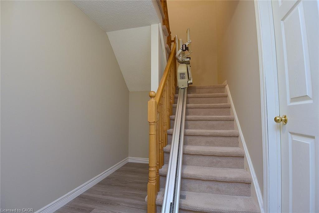 157 Silverbirch Boulevard Property Photo 17