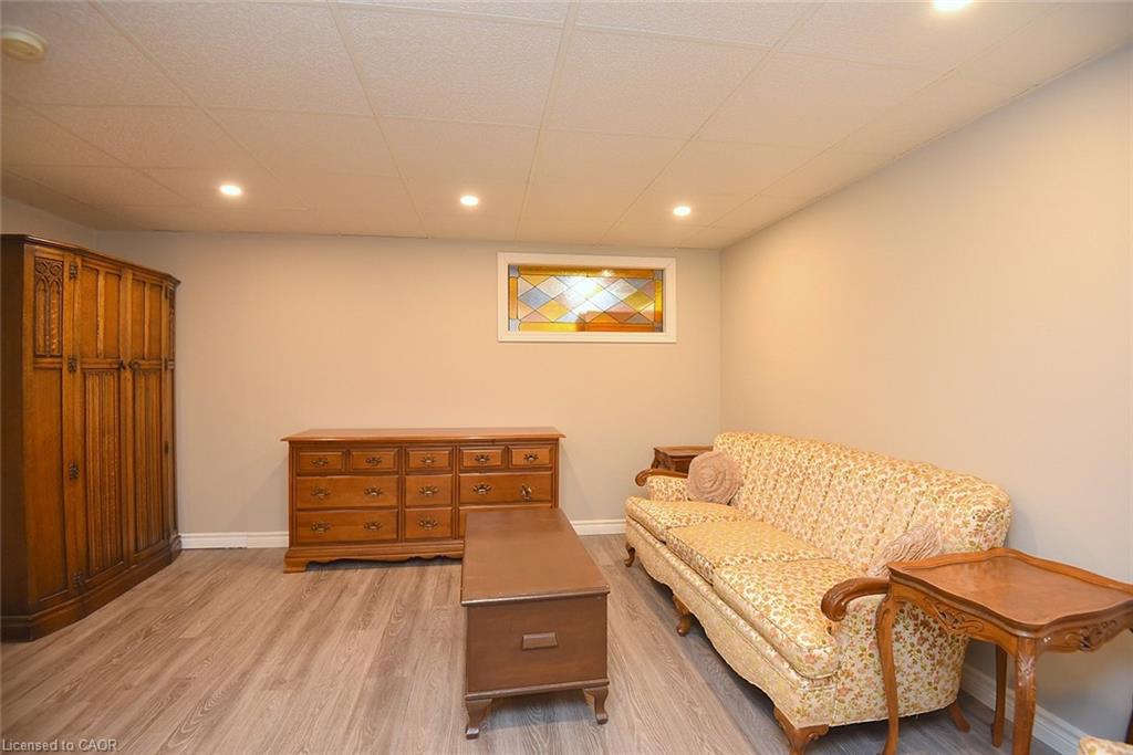 157 Silverbirch Boulevard Property Photo 19