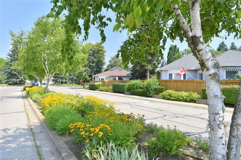 157 Silverbirch Boulevard Property Photo 34