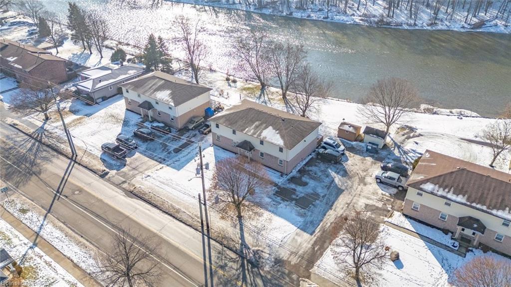 58 Willow Street Property Photo 4