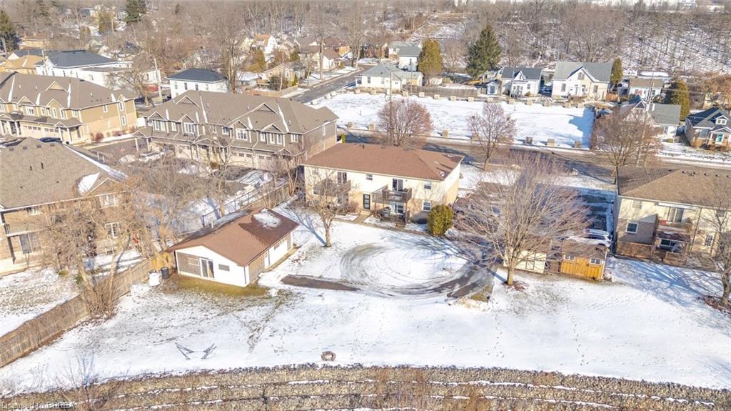 60 Willow Street Property Photo 47