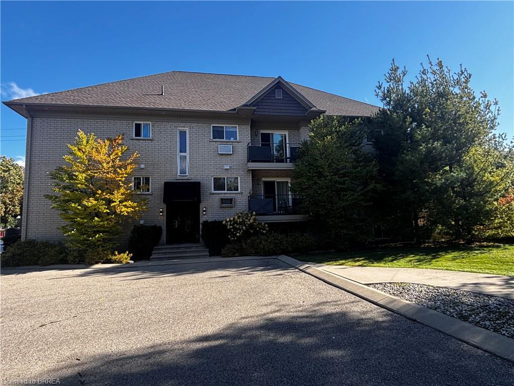 36 Willow Street Property Photo 4