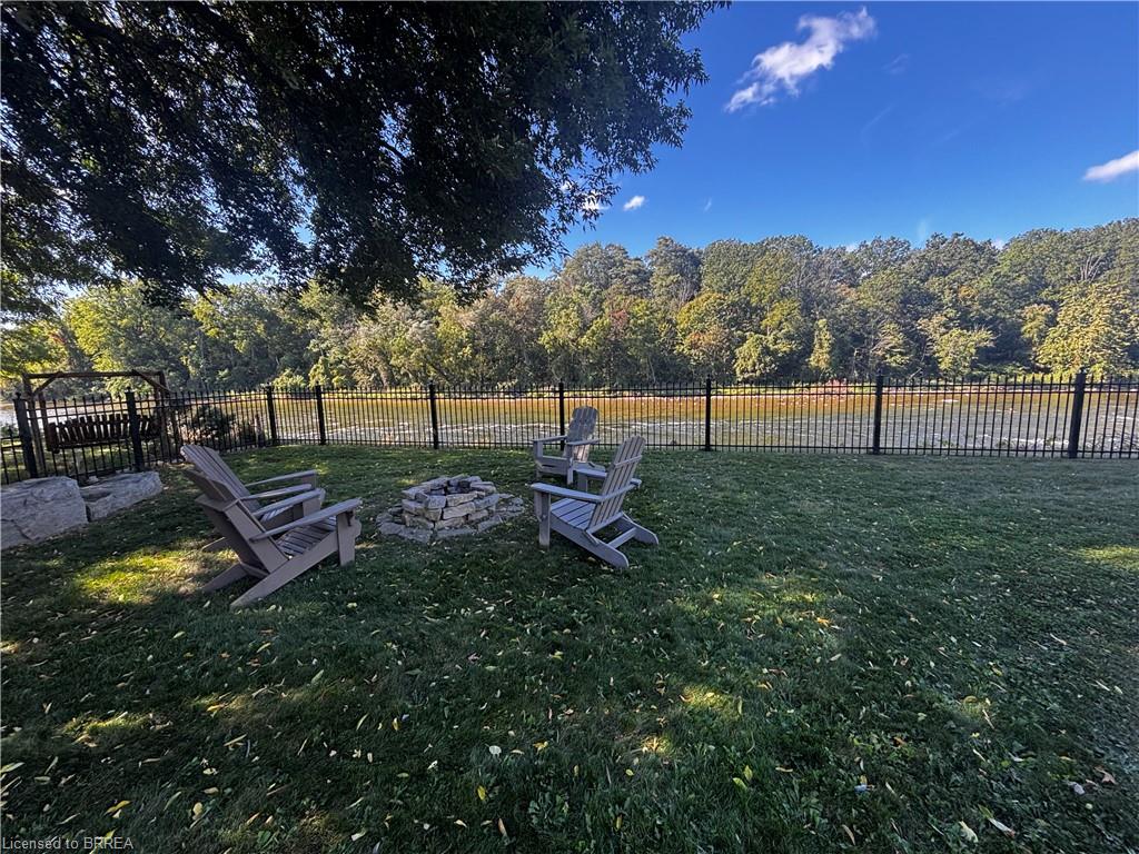 36 Willow Street Property Photo 5