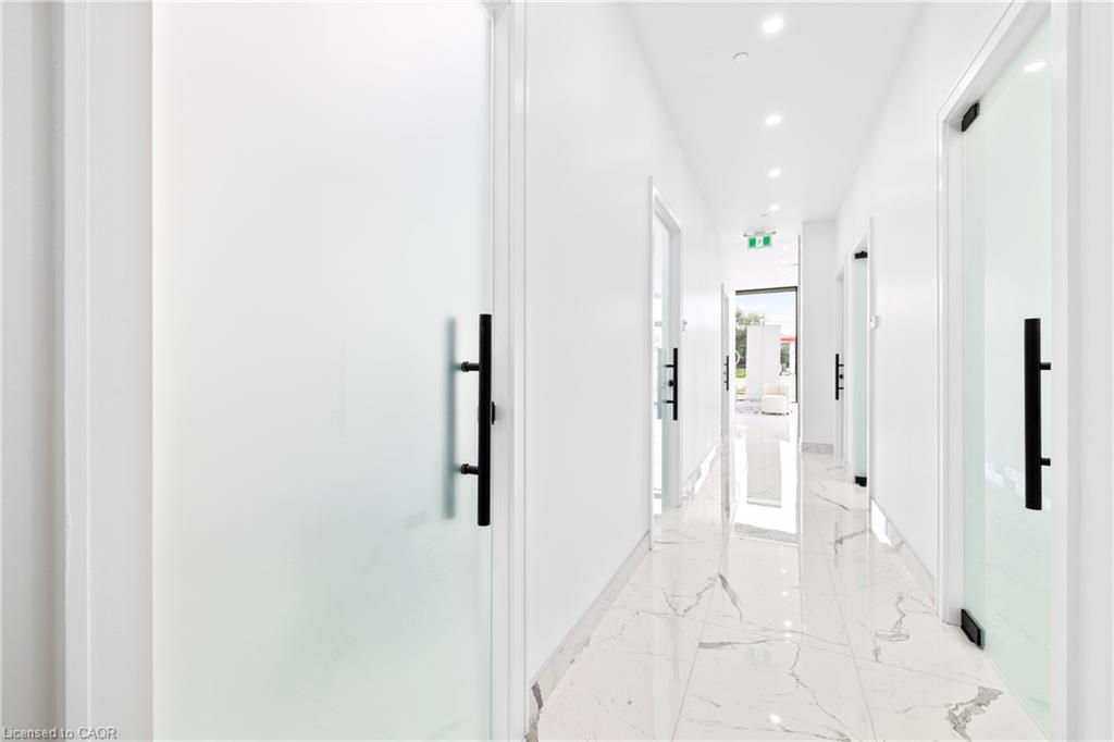1-7097 Yonge Street Property Photo 17