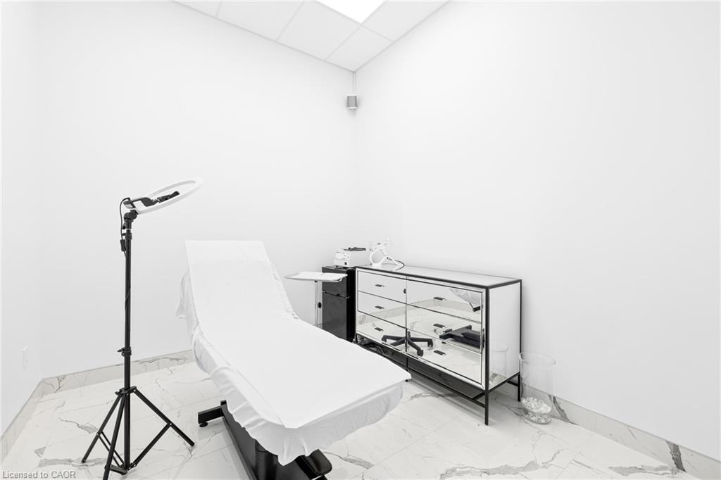 1-7097 Yonge Street Property Photo 19