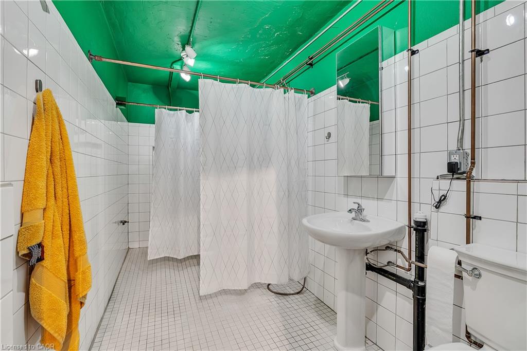 237 James Street N Property Photo 20