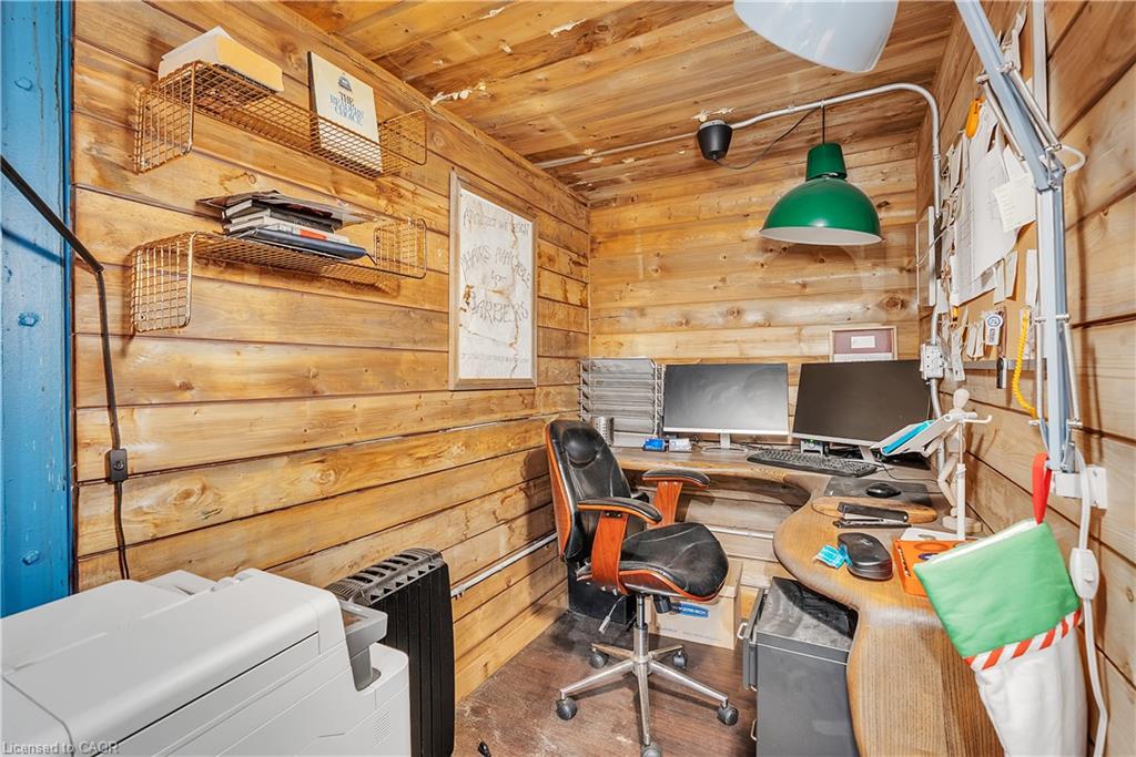 237 James Street N Property Photo 21