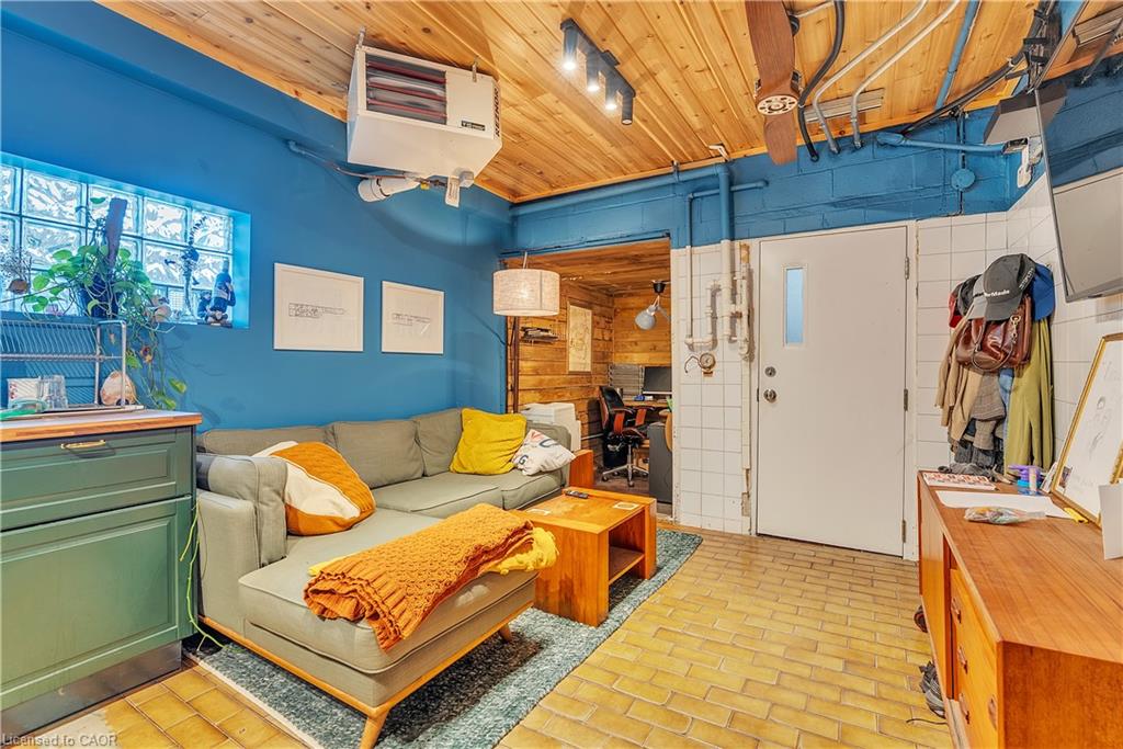 237 James Street N Property Photo 24