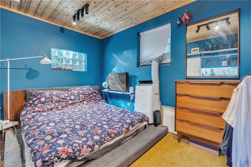 237 James Street N Property Photo 26