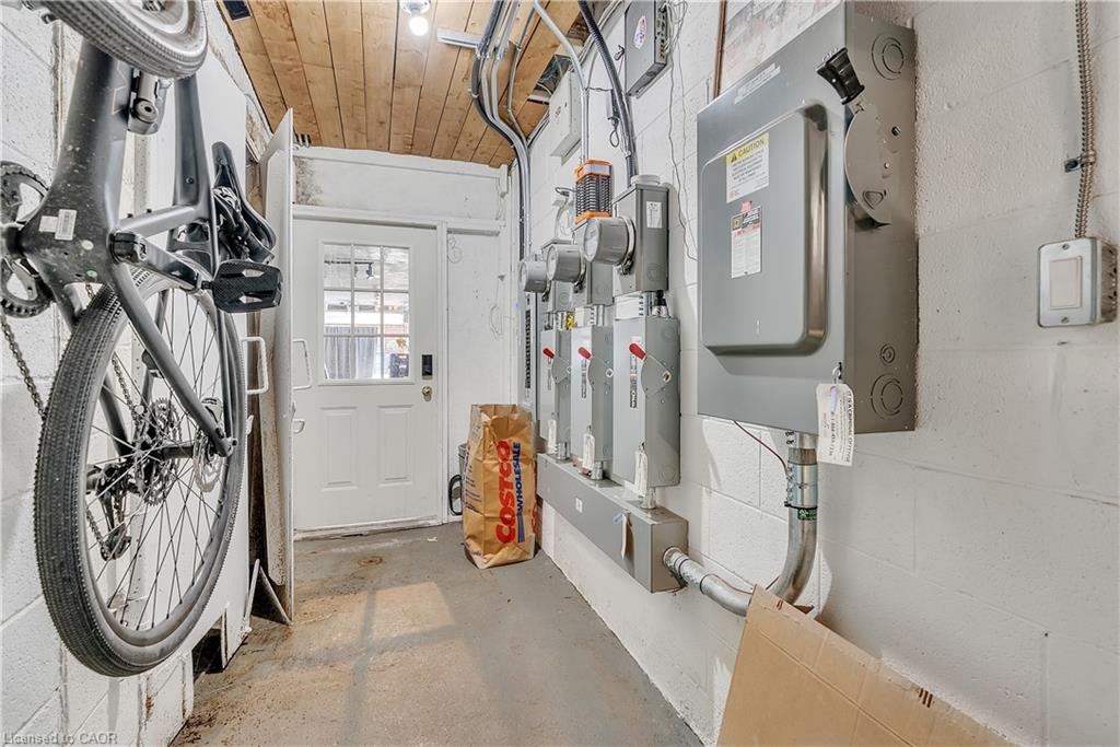 237 James Street N Property Photo 29