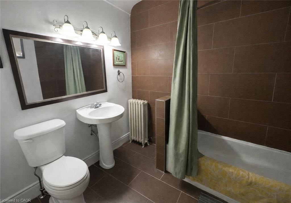 237 James Street N Property Photo 34
