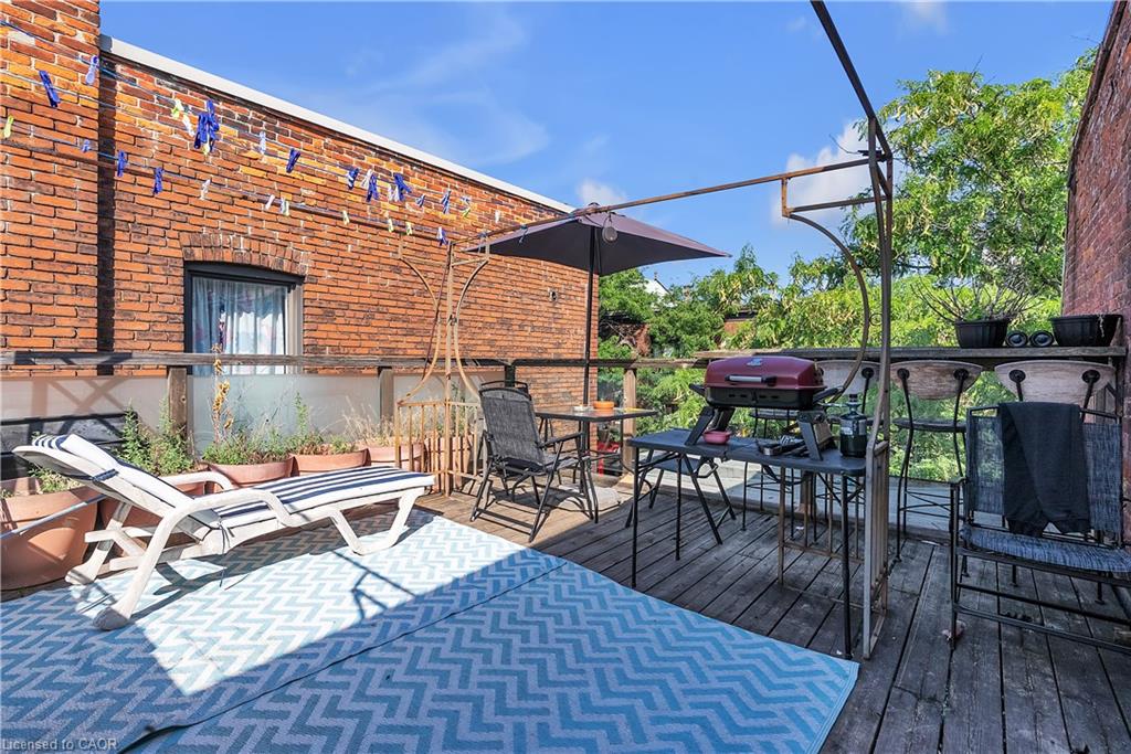 237 James Street N Property Photo 37