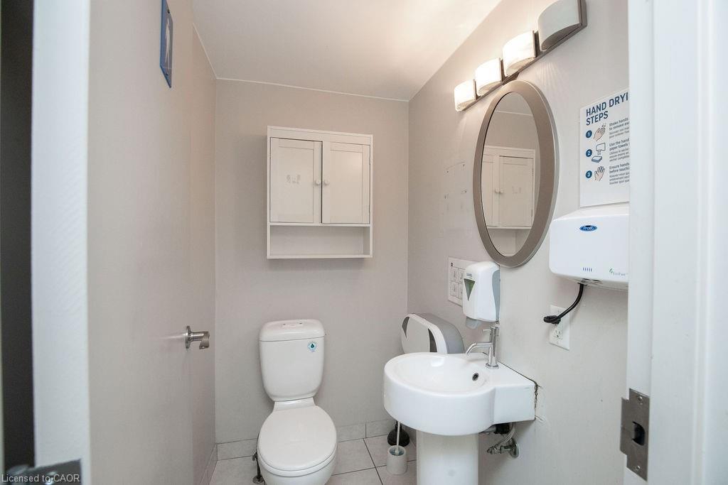 190 Hempstead Drive Property Photo 14