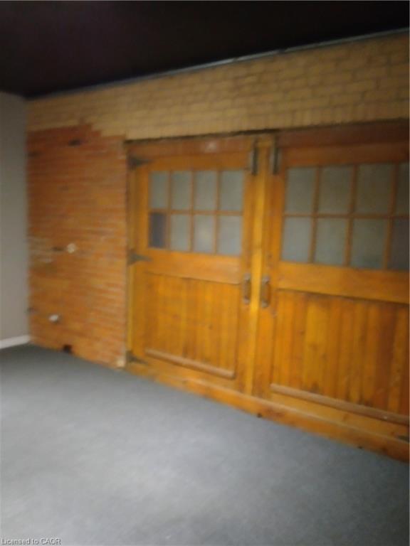12 Ferguson Avenue N Property Photo 2