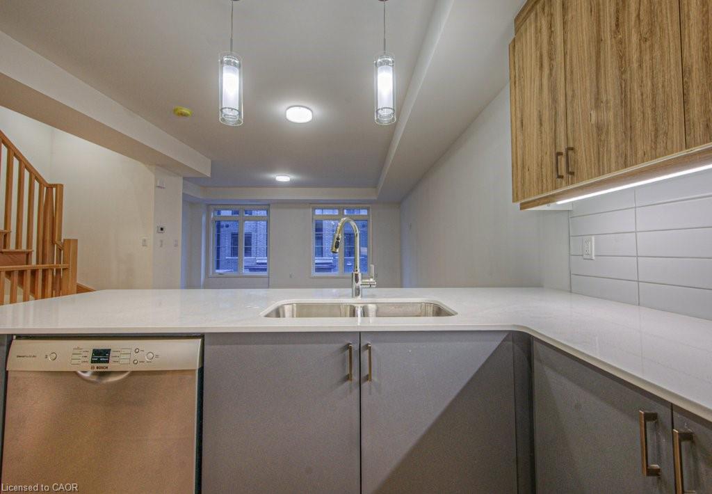 8-258 Hespeler Road Property Photo 13