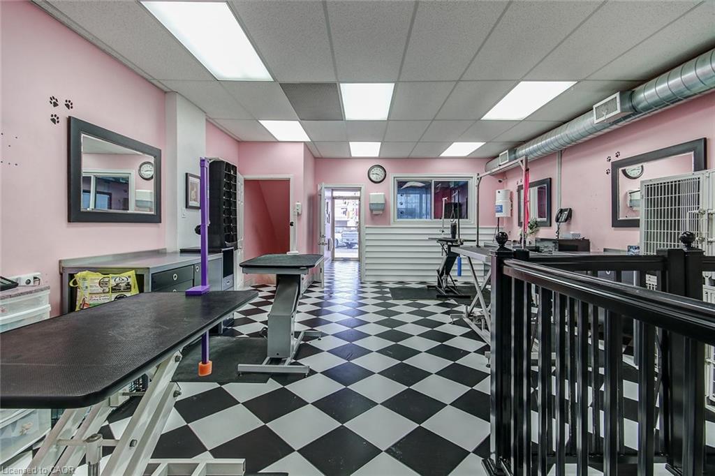 1858 Lakeshore Road W Property Photo 11