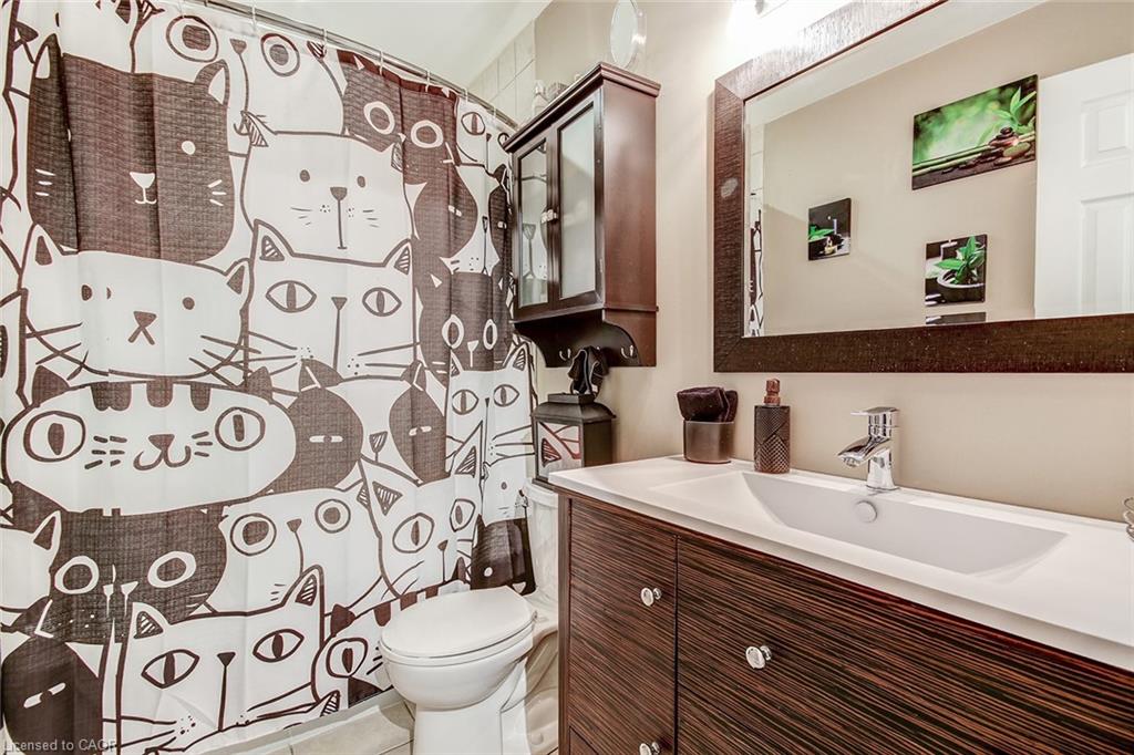 1858 Lakeshore Road W Property Photo 17