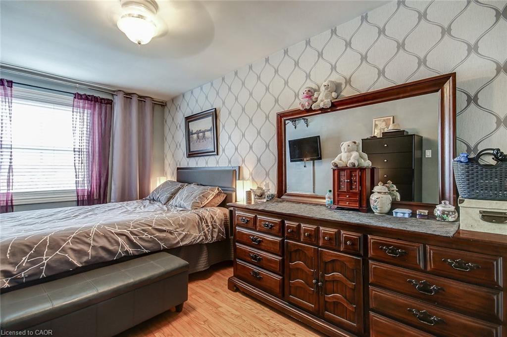 1858 Lakeshore Road W Property Photo 19