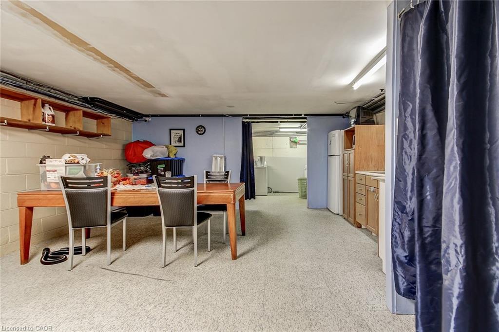 1858 Lakeshore Road W Property Photo 33