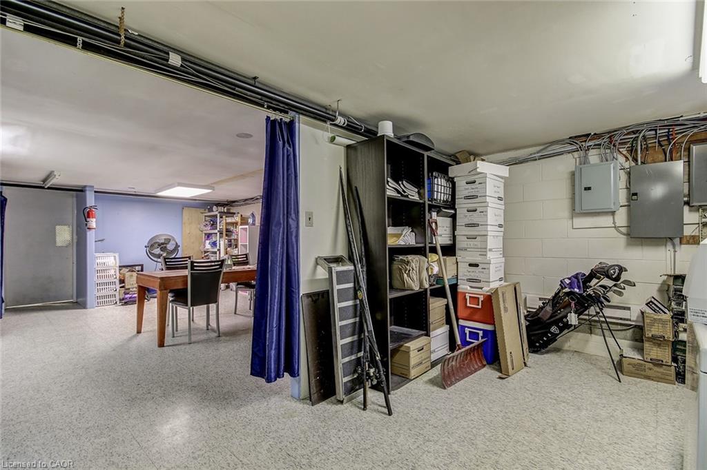 1858 Lakeshore Road W Property Photo 38