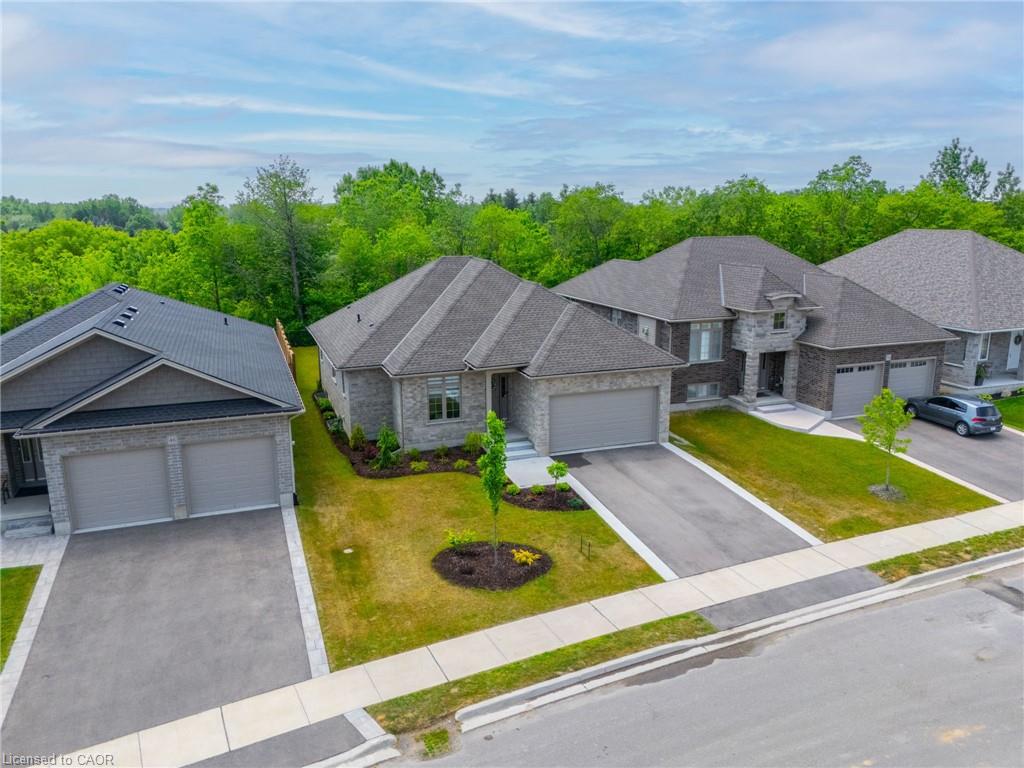 50 Vanrooy Trail Property Photo 4