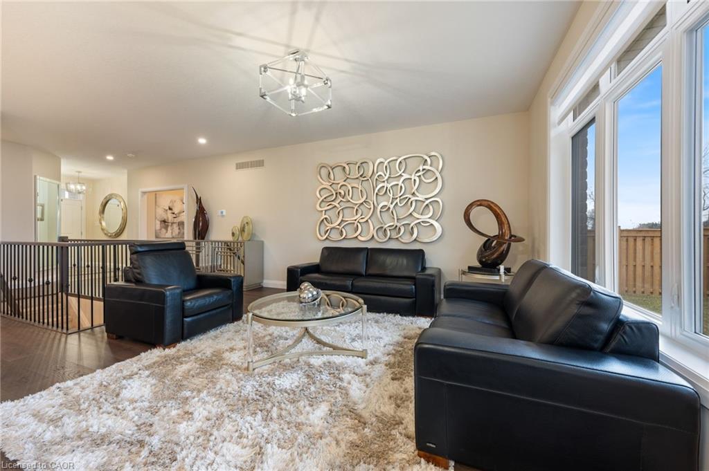 50 Vanrooy Trail Property Photo 9