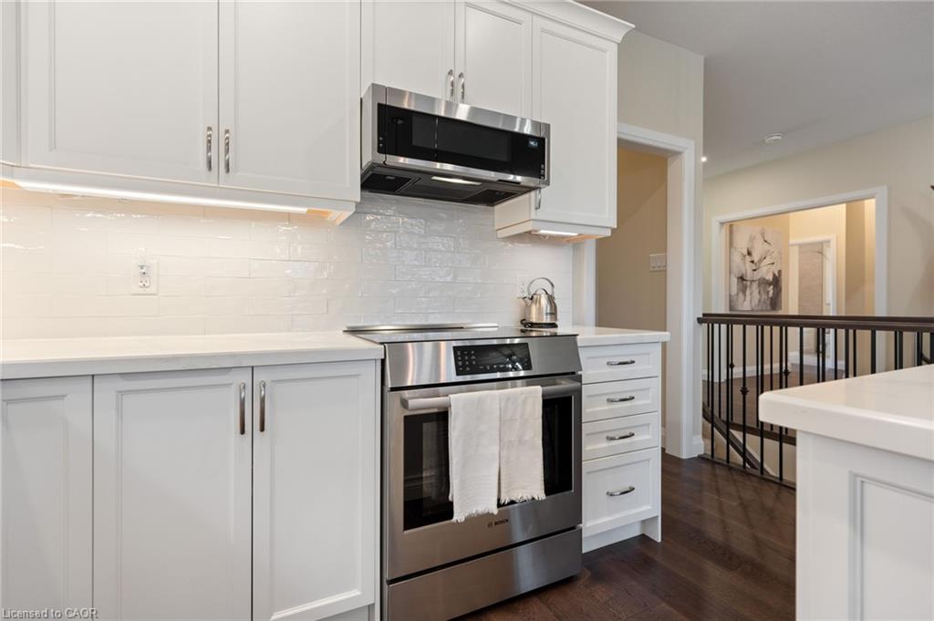 50 Vanrooy Trail Property Photo 14