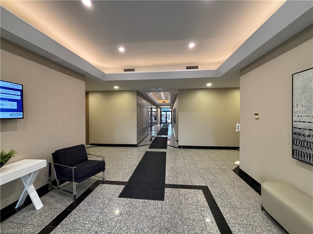 201-3060 Mainway Property Photo 2