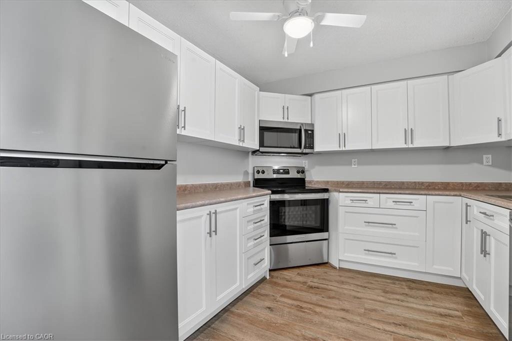 506-3227 King Street E Property Photo 10