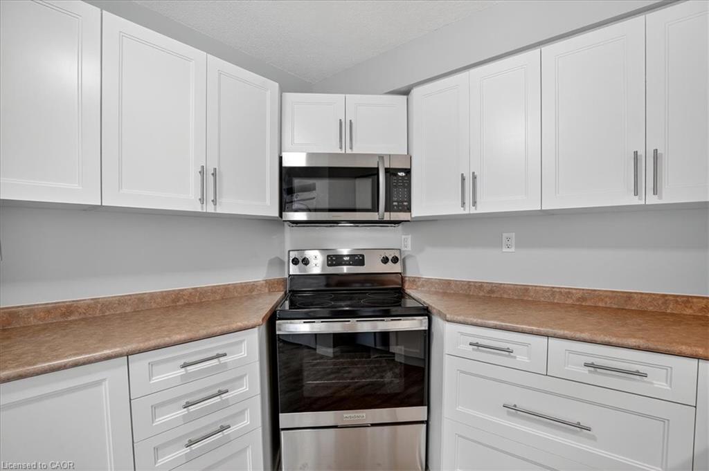 506-3227 King Street E Property Photo 12