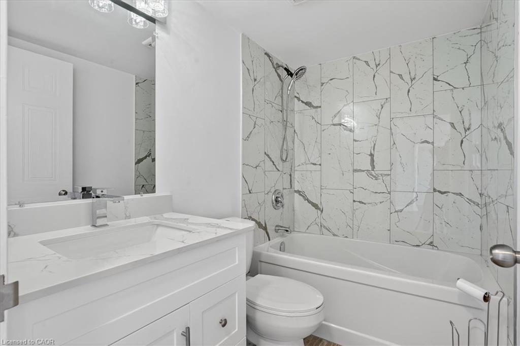 506-3227 King Street E Property Photo 22