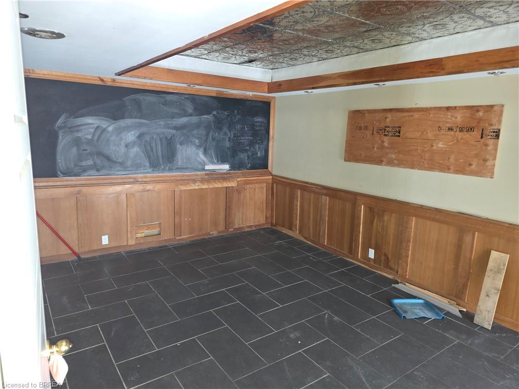 189 Townline Street Property Photo 3