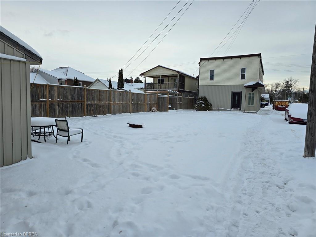 189 Townline Street Property Photo 3