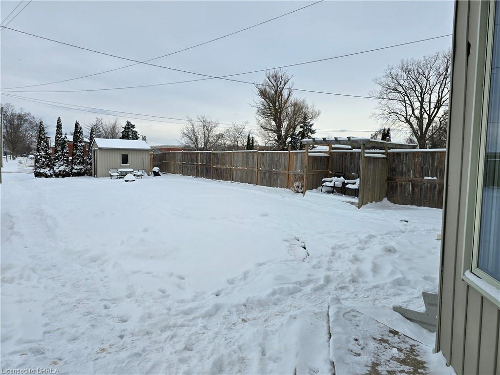 189 Townline Street Property Photo 4