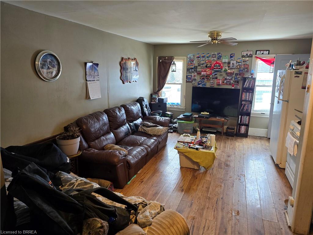 189 Townline Street Property Photo 9