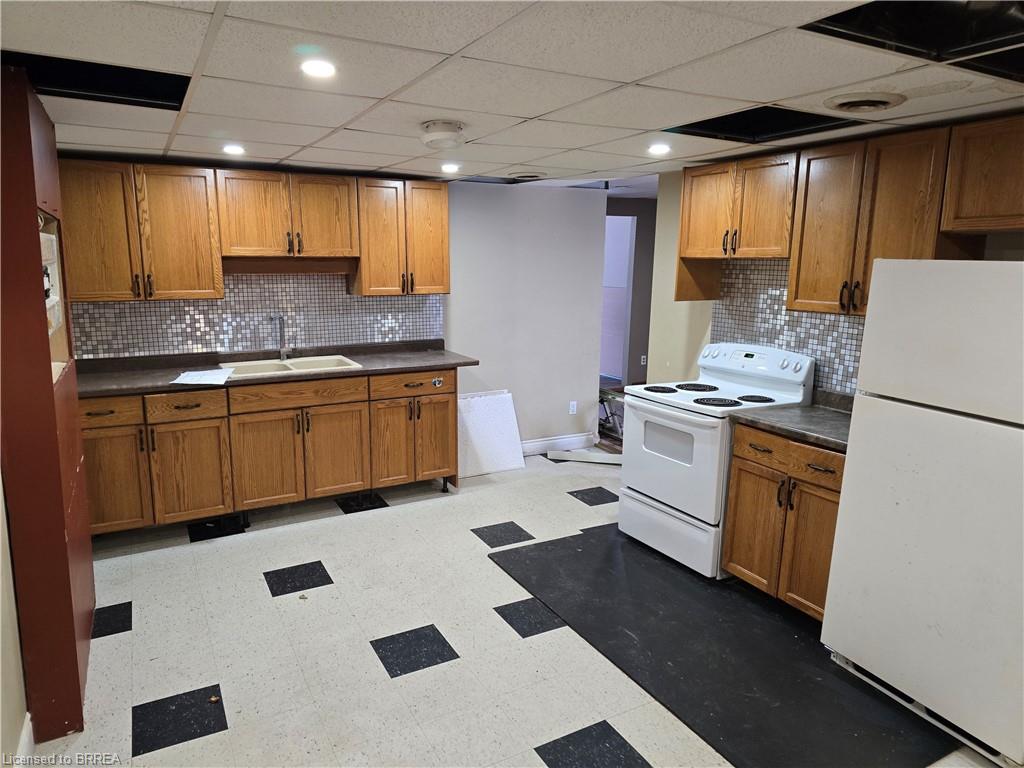 189 Townline Street Property Photo 11