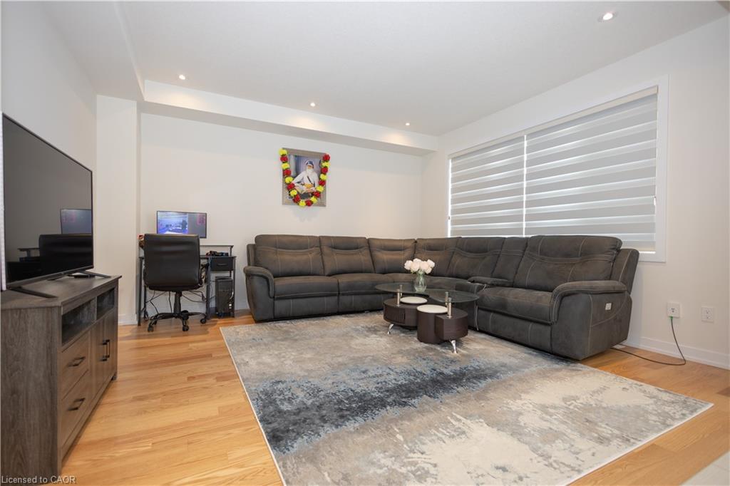218 Wilmot Road Property Photo 16