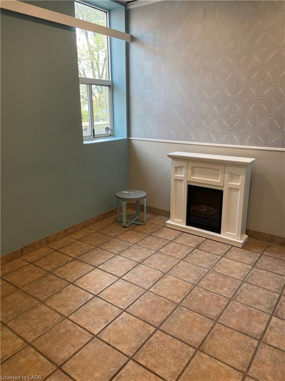 4-555 Concession Street Property Photo 5