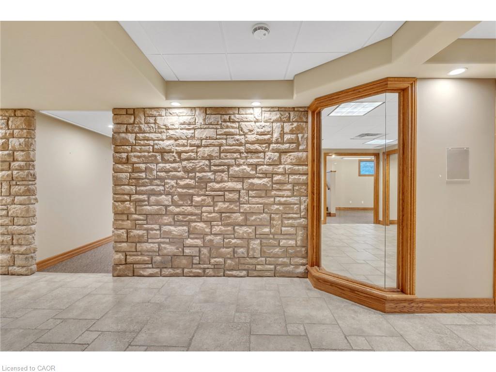 735 Bridge Street W Property Photo 12