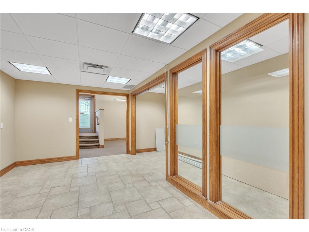735 Bridge Street W Property Photo 14