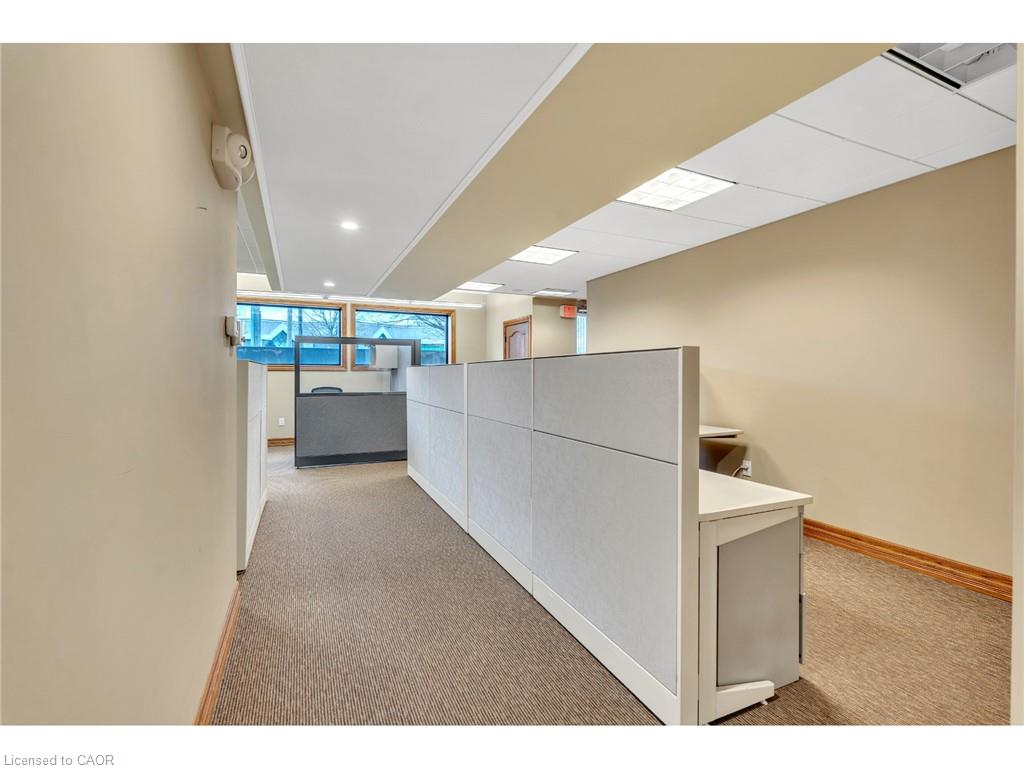 735 Bridge Street W Property Photo 27