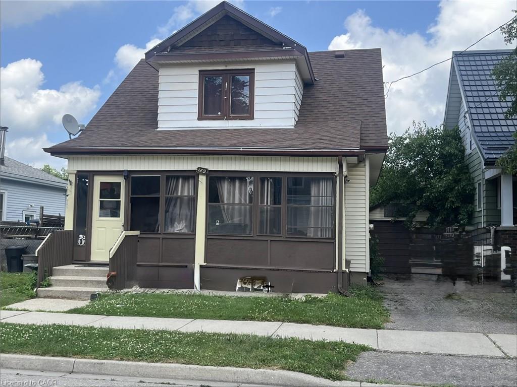189 Kent Street S Property Photo 1