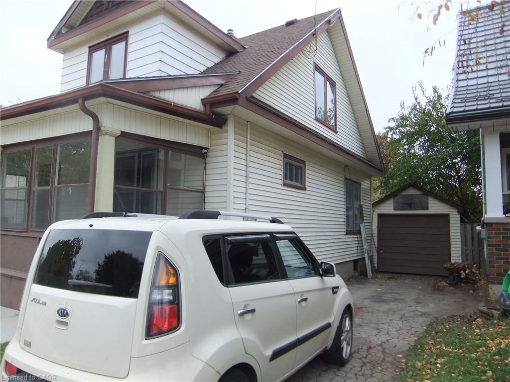 189 Kent Street S Property Photo 2